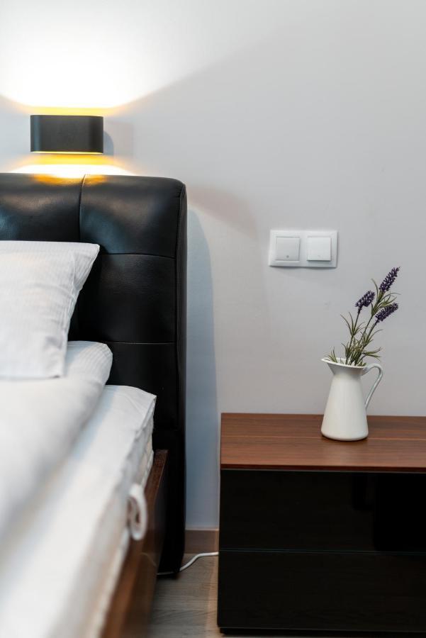 Apartments Poznan Towarowa By Noclegi Renters Екстер'єр фото