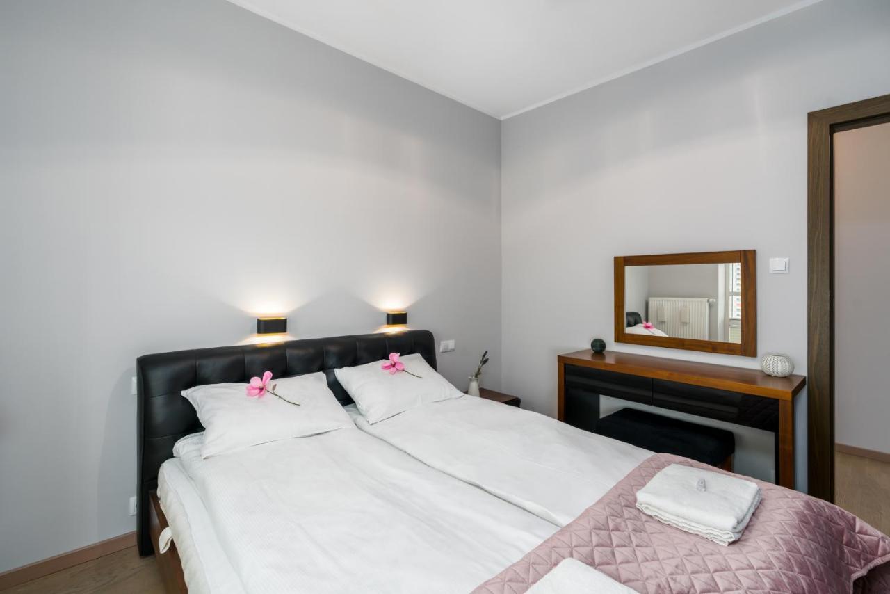 Apartments Poznan Towarowa By Noclegi Renters Екстер'єр фото